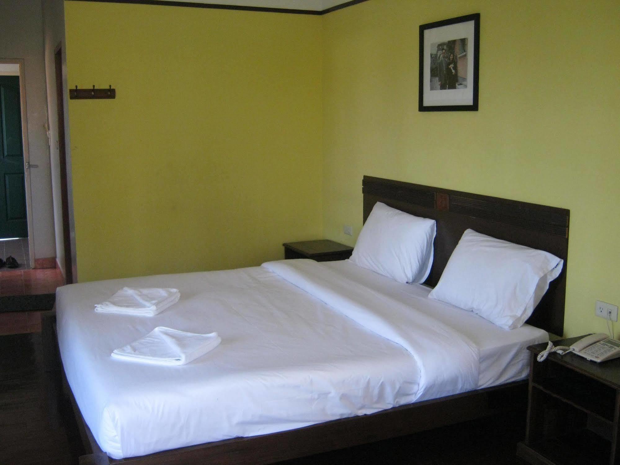 Baan Talay Hotel Pattaya Exterior photo